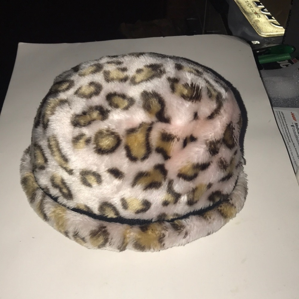 Women’s Soft Faux Fur Cap